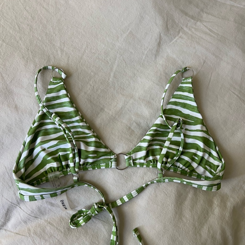 Green and White Animal Print Summer Bikini - Picture 6 of 7